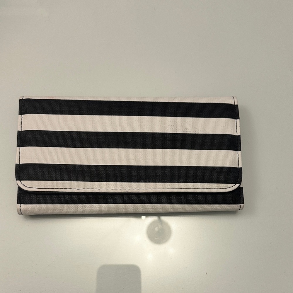 Kut from the Kloth Black Wallet